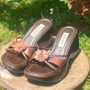 SOLD Vintage Y2K Steve Madden Platform Sandals